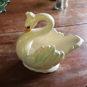 Adorable Vintage swan planter